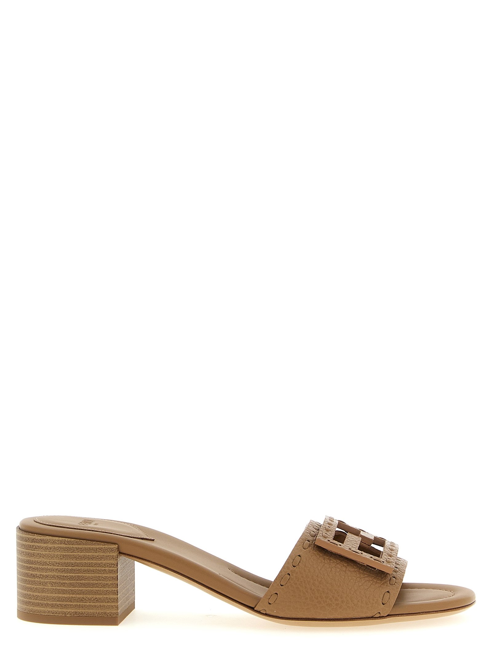 Fendi Beige kalfsleren platte sandalen